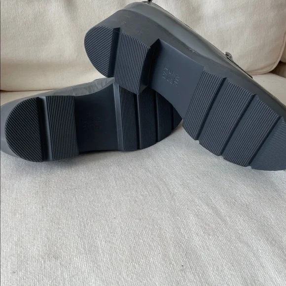 Naturalizer Glossy Gray Women's Loafers - Picture 3 of 5